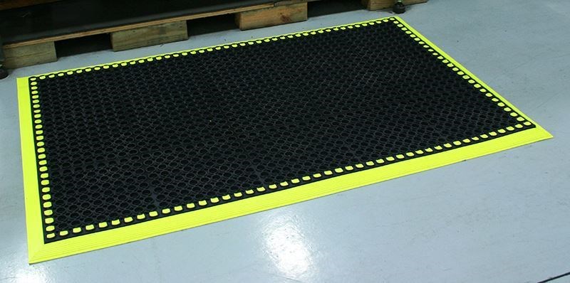 Image of a Workmaster HV mat for safer work environments.